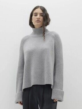 NWT** NakedCashmere Isabella turtleneck wit side slits in shadow heather